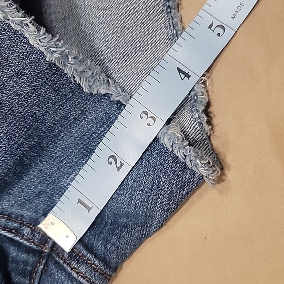 KUT from the kloth, Gidget Fray Short Petite, Size 2P, EUC! - Picture 5 of 5